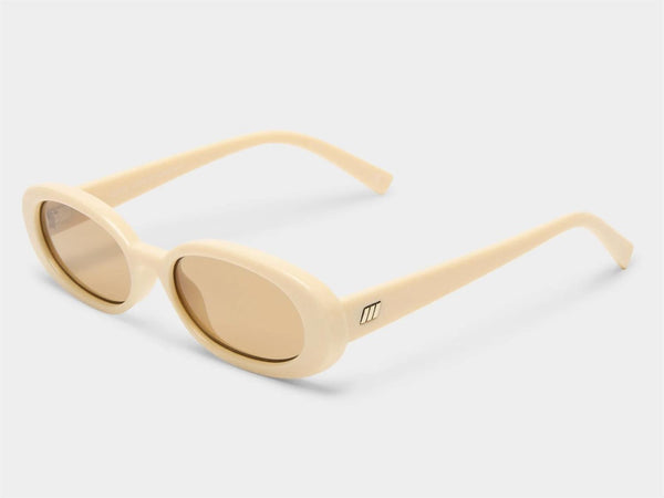OUTTA LOVE / ECRU W/ WARM BROWN GRAD LENS