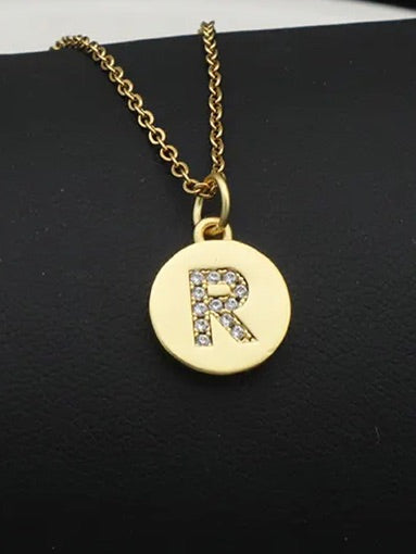 ROUND DISK PENDANT KJEDE, CRYSTAL LETTER