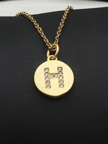 ROUND DISK PENDANT KJEDE, CRYSTAL LETTER