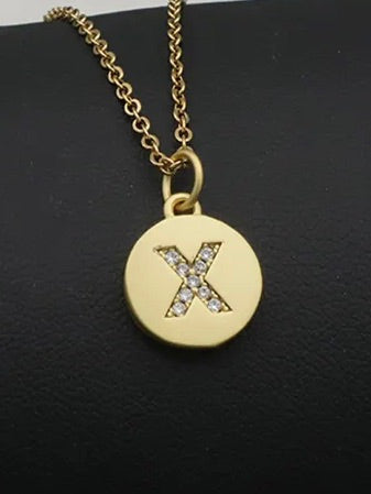 ROUND DISK PENDANT KJEDE, CRYSTAL LETTER
