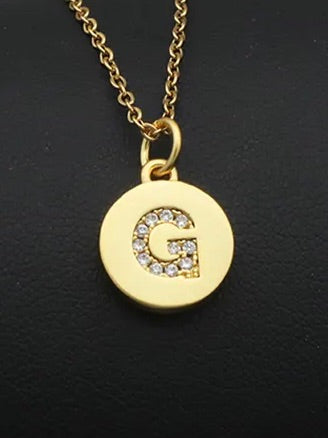 ROUND DISK PENDANT KJEDE, CRYSTAL LETTER
