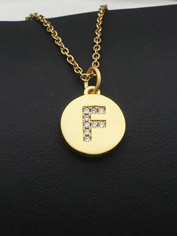 ROUND DISK PENDANT KJEDE, CRYSTAL LETTER