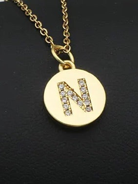 ROUND DISK PENDANT KJEDE, CRYSTAL LETTER