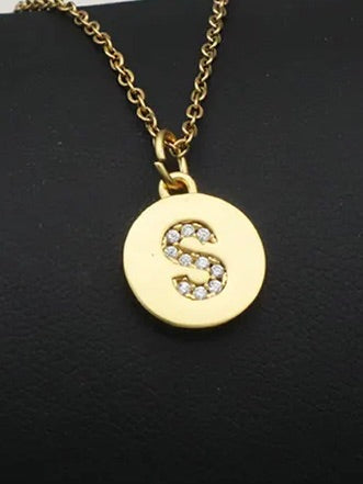 ROUND DISK PENDANT KJEDE, CRYSTAL LETTER