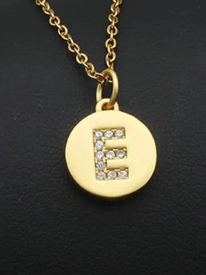 ROUND DISK PENDANT KJEDE, CRYSTAL LETTER