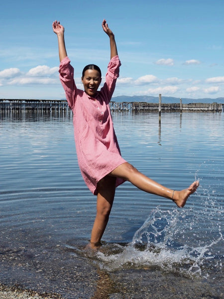 Matilde  LINNEN DRESS i BUBBLEGUM