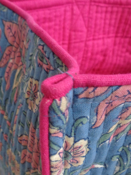 QUILTED BLOCK PRINTET SHOPPER TOTE I blue roses