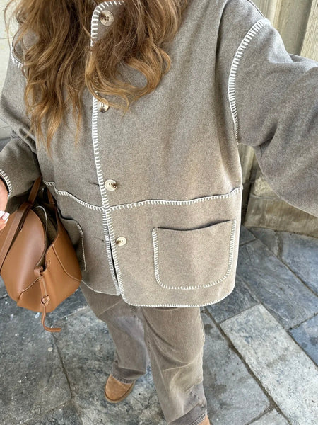 BEIGE Amanda Contrast Stitching Jakke