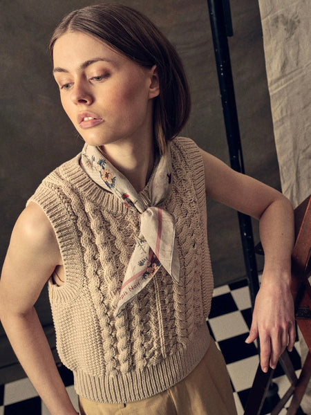 Light Flower Garland Scarf