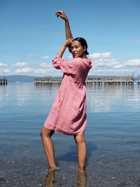 Matilde  LINNEN DRESS i BUBBLEGUM