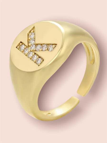 INITIAL LETTER SIGNET AJUSTABLE RING, K