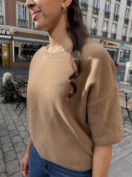 LIVIA ULLGENSER  med kort TREKVARTerm, CAMEL