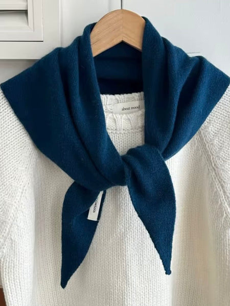 BETTY trekant skjerf i 100 % ull, PILOT BLUE