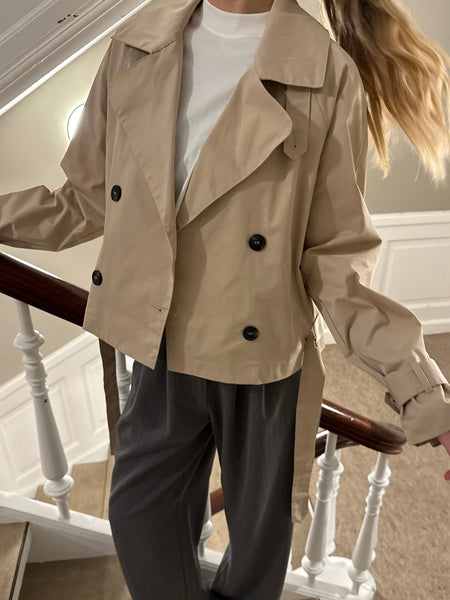 PREORDER FEBRUAR LEVERING !! ALMAIC TRENCHCOAT - SAND