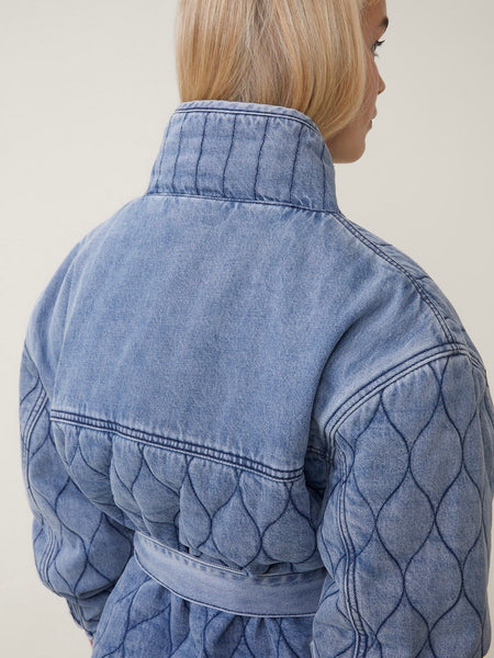 Eric oversized quilted jakke i denim i BLEU JEANS