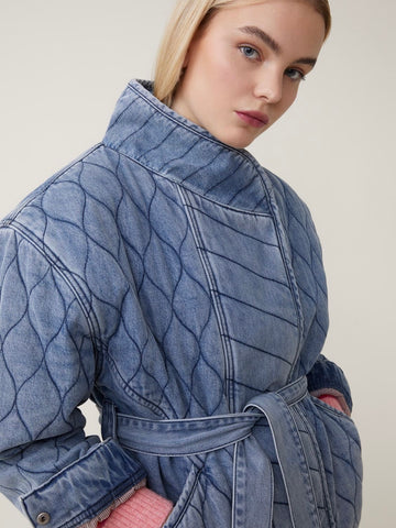 Eric oversized quilted jakke i denim i BLEU JEANS