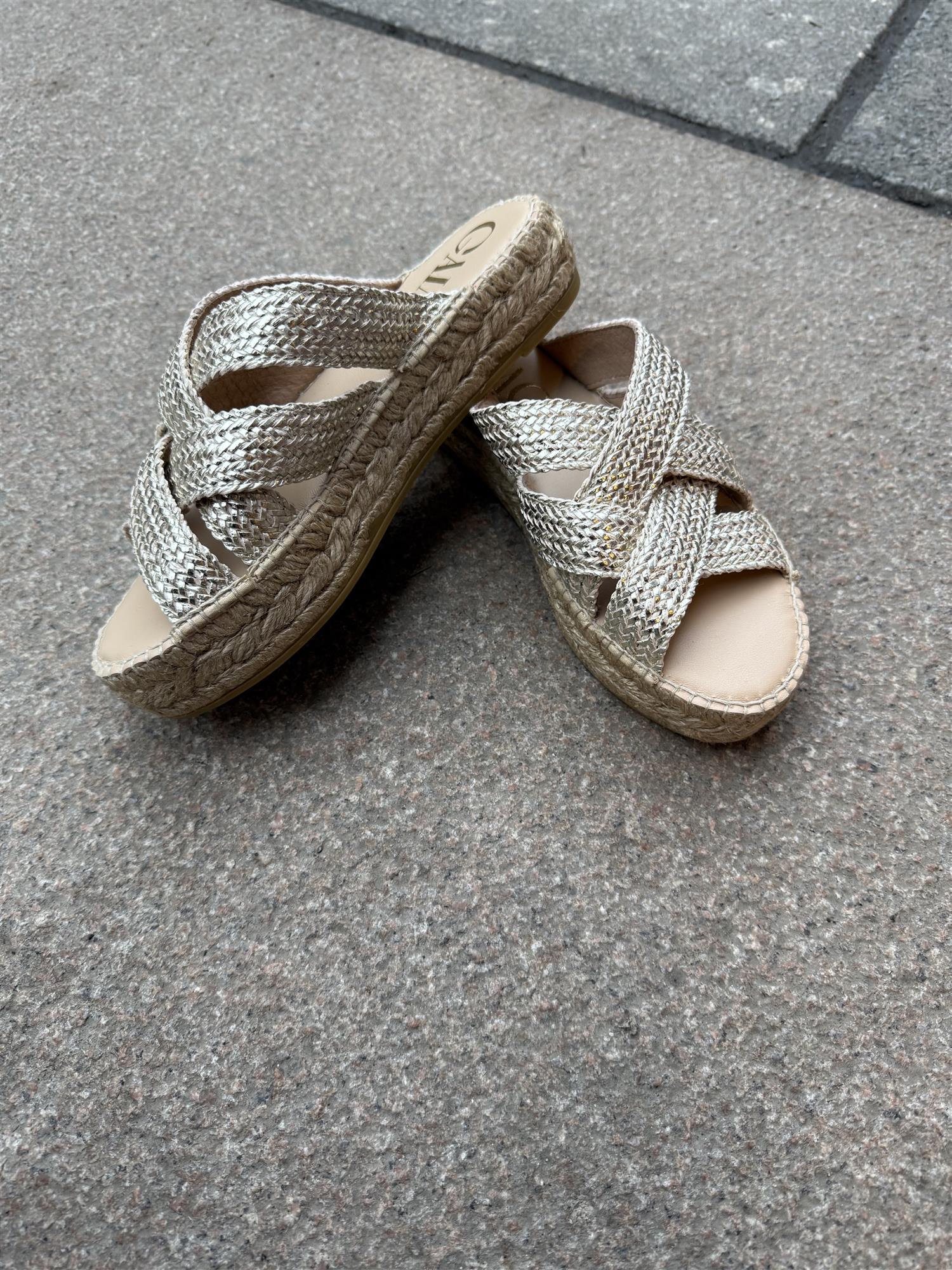 GAIMO DSAN TRENZA SANDAL, PLATINUM GOLD – Zuzanna G