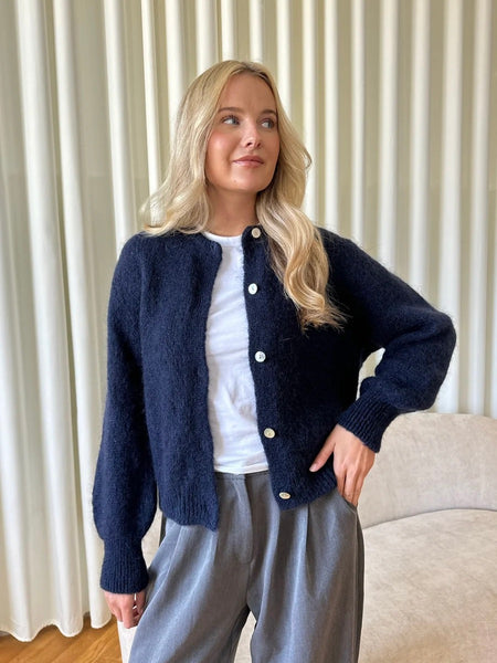 PREORDER OKTOBER LEVERING!IDAIC CARDIGAN - NAVY