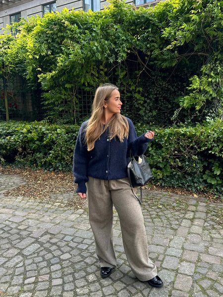 PREORDER OKTOBER LEVERING!IDAIC CARDIGAN - NAVY
