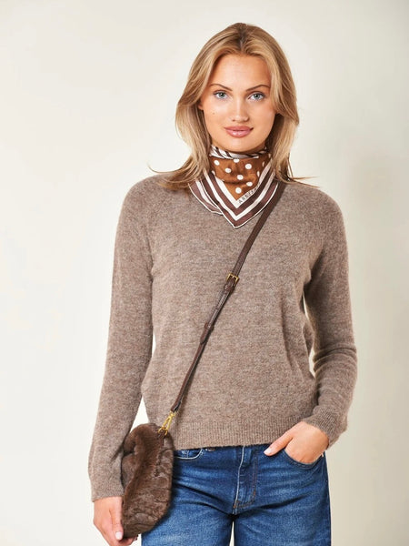 NOELLA PLUSH LITEN VESKE,  DARK BROWN