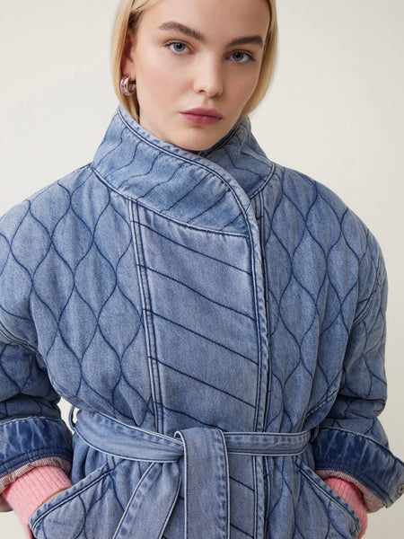 Eric oversized quilted jakke i denim i BLEU JEANS