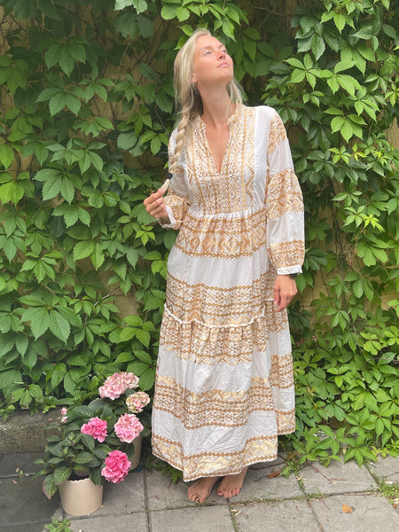 LONG EMBROIDERY DRESS